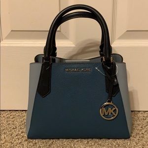 Micheal Kors Purse